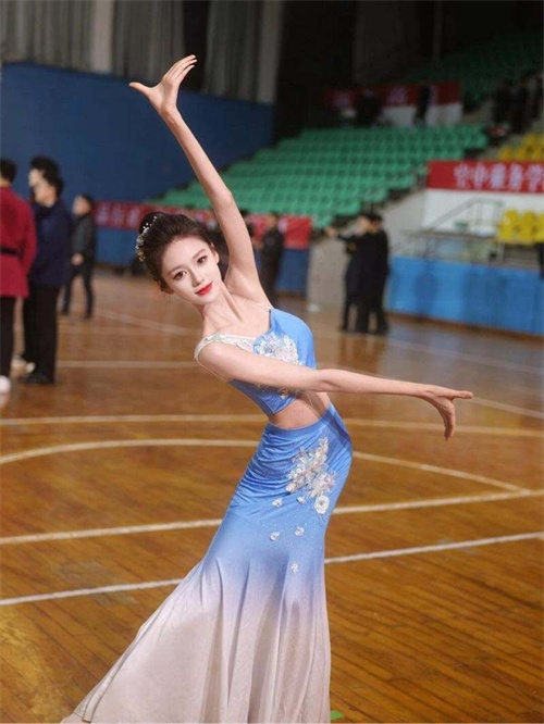 版主推荐：全国十年老经济外围兼职，极品天花板量身定制